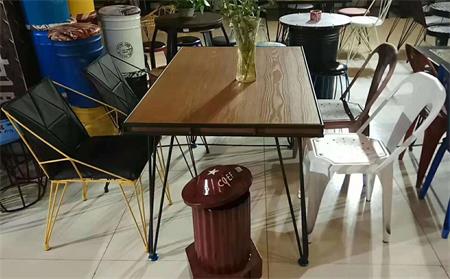深圳西餐廳家具廠家哪家好？哪裏買西餐廳桌椅？