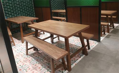 深圳餐飲餐桌椅批發市場_餐桌（zhuō）椅子批發廠（chǎng）家在（zài）什麽地方?