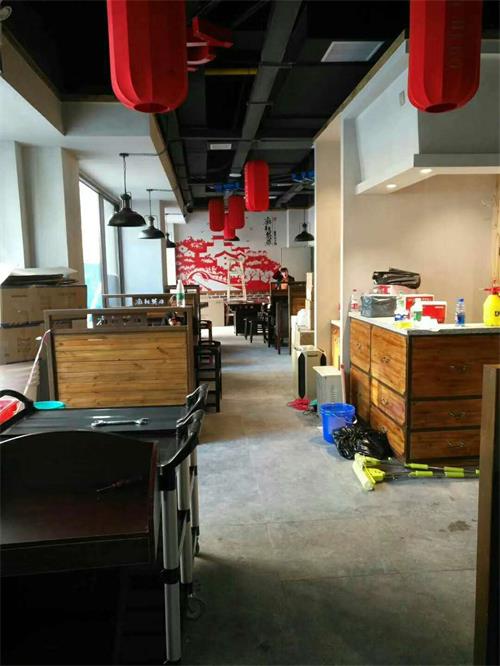 贛州店麻（má）辣英雄火鍋桌