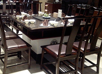 <b>皇城老(lǎo)媽(mā)火鍋(guō)桌(zhuō)定製</b>