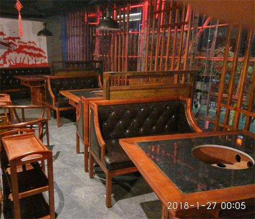 麻辣（là）英雄重慶老火鍋揭陽店火鍋（guō）桌椅