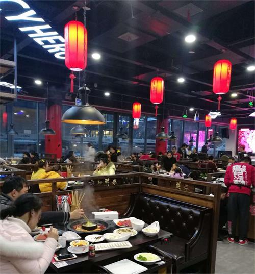 麻辣英雄重慶老火鍋常德（dé）店試營（yíng）業現場