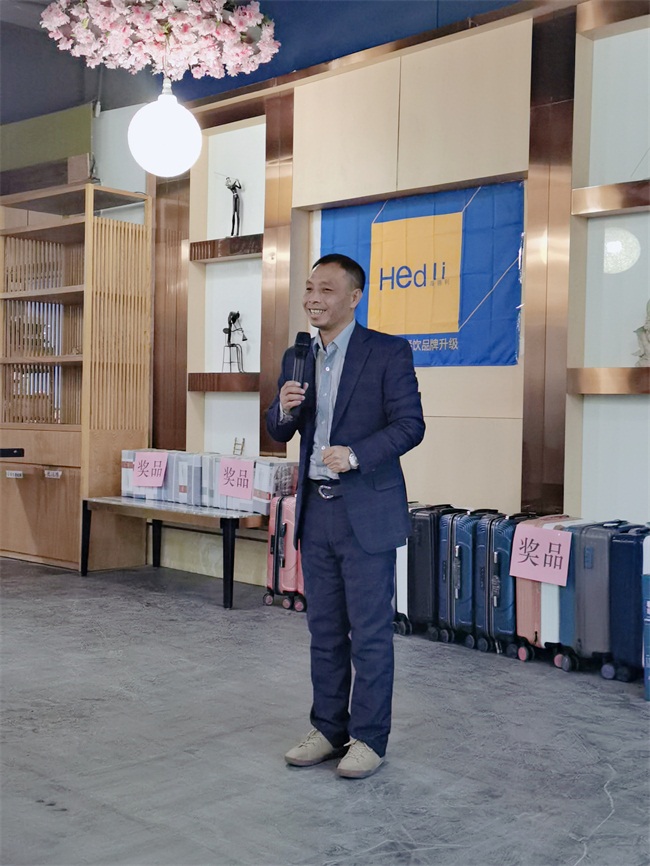 海（hǎi）德利（lì）創始人穀先生發表講話