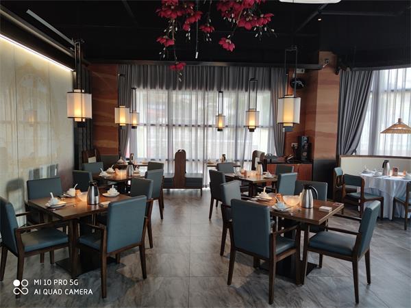 餐（cān）廳桌椅