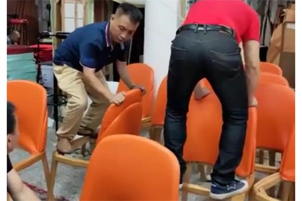 一摸二坐三踩，讓海德利的每一件產品都經得（dé）起最苛刻的質量檢測