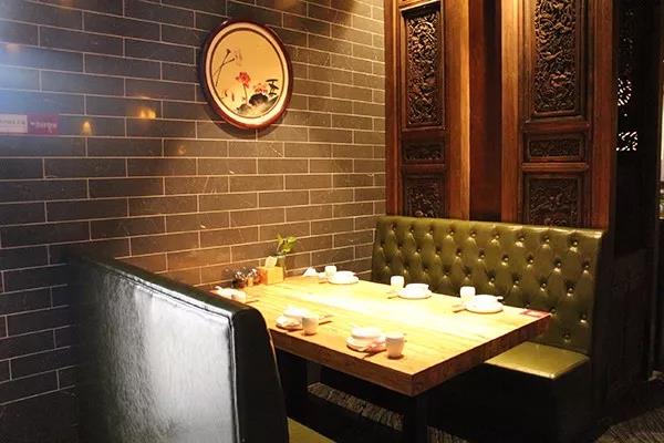 尕仔尕羊西北燒烤店(diàn)桌椅