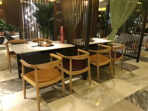 潤（rùn）園四季（jì）椰子雞餐廳桌椅