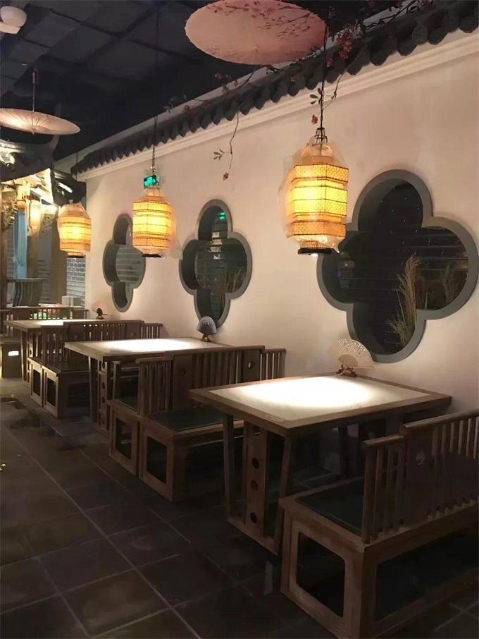 芙蓉樓中(zhōng)餐廳仿(fǎng)古實木桌椅